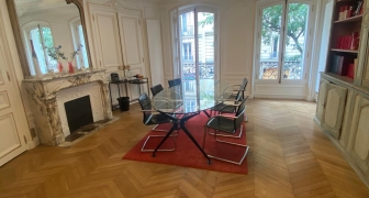 Joli bureau de 15 m2 rue de Maubeuge dans le 9ème 1045€HT